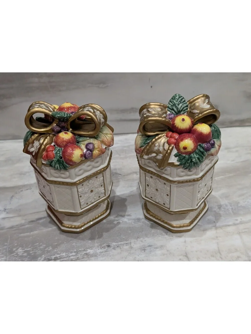 Fitz and Floyd Classics Snowy Woods EX Salt and Pepper Shakers
